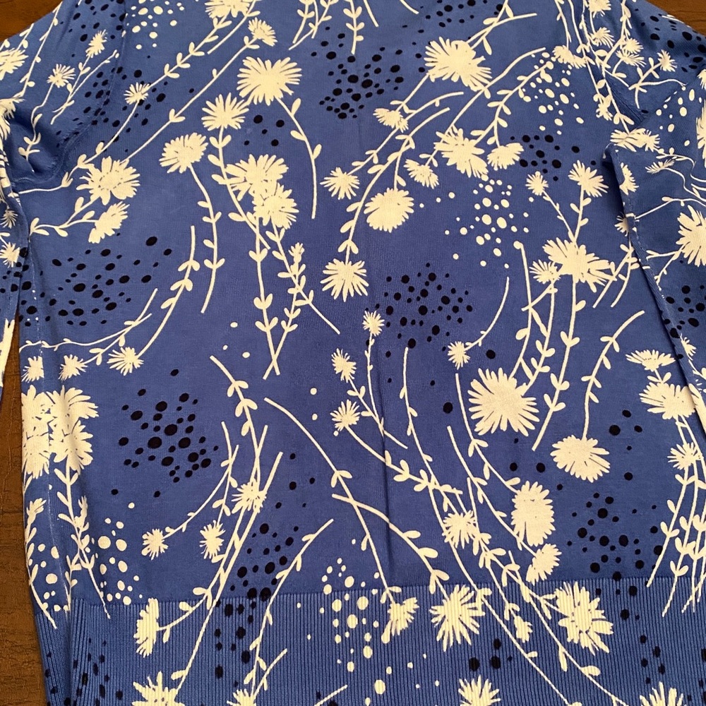 💐Talbots Blue/ White/ Black Abstract Floral Charming Cardigan Sweater - Picture 6 of 11